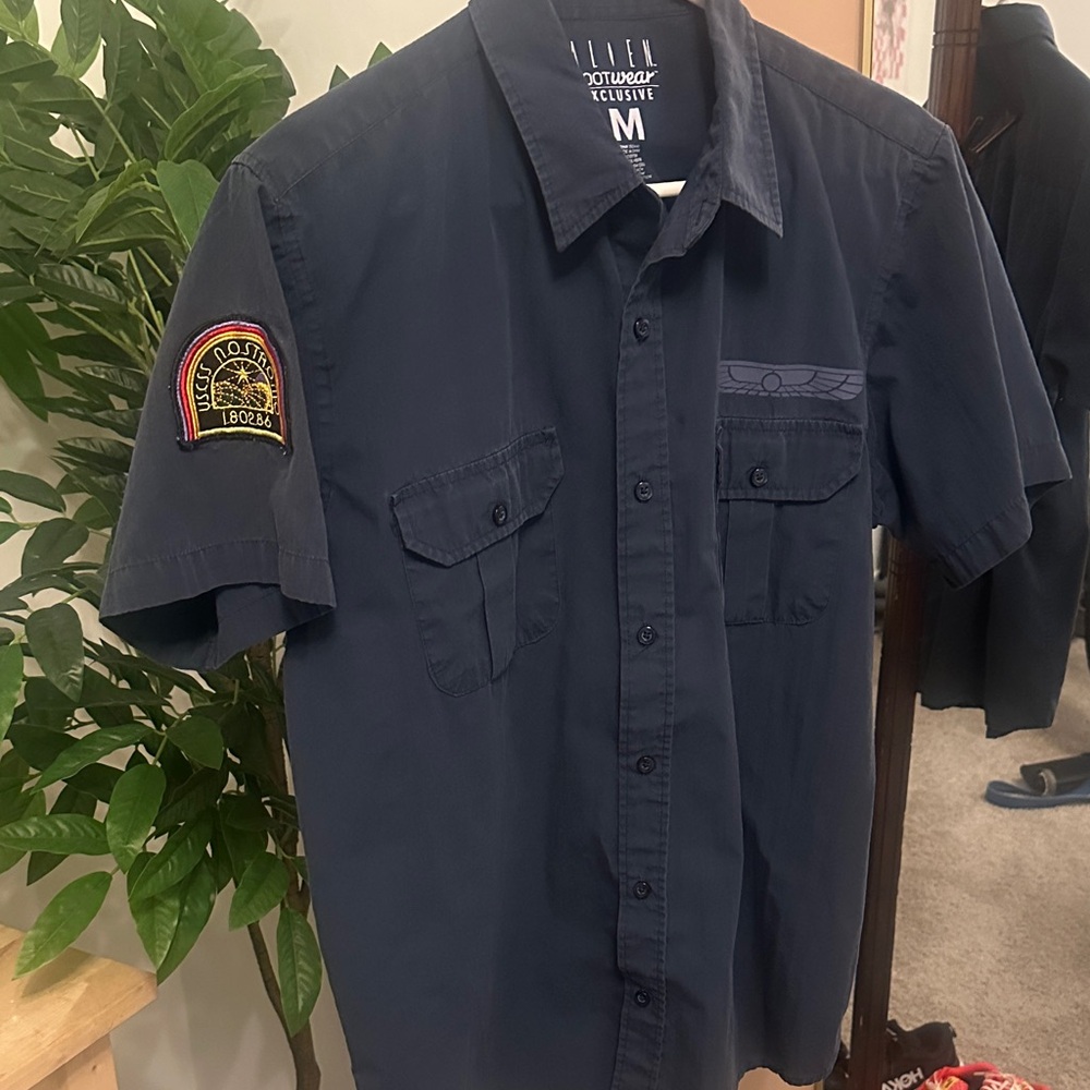 Men's Short Sleeve Casual Button-Down Utility Shirt Patch Detail